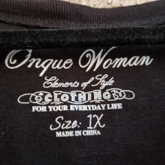 ONQUE WOMAN Christmas Holiday Snap Cardigan Sweater(1X /XL) Embellished sweater - Picture 10 of 10